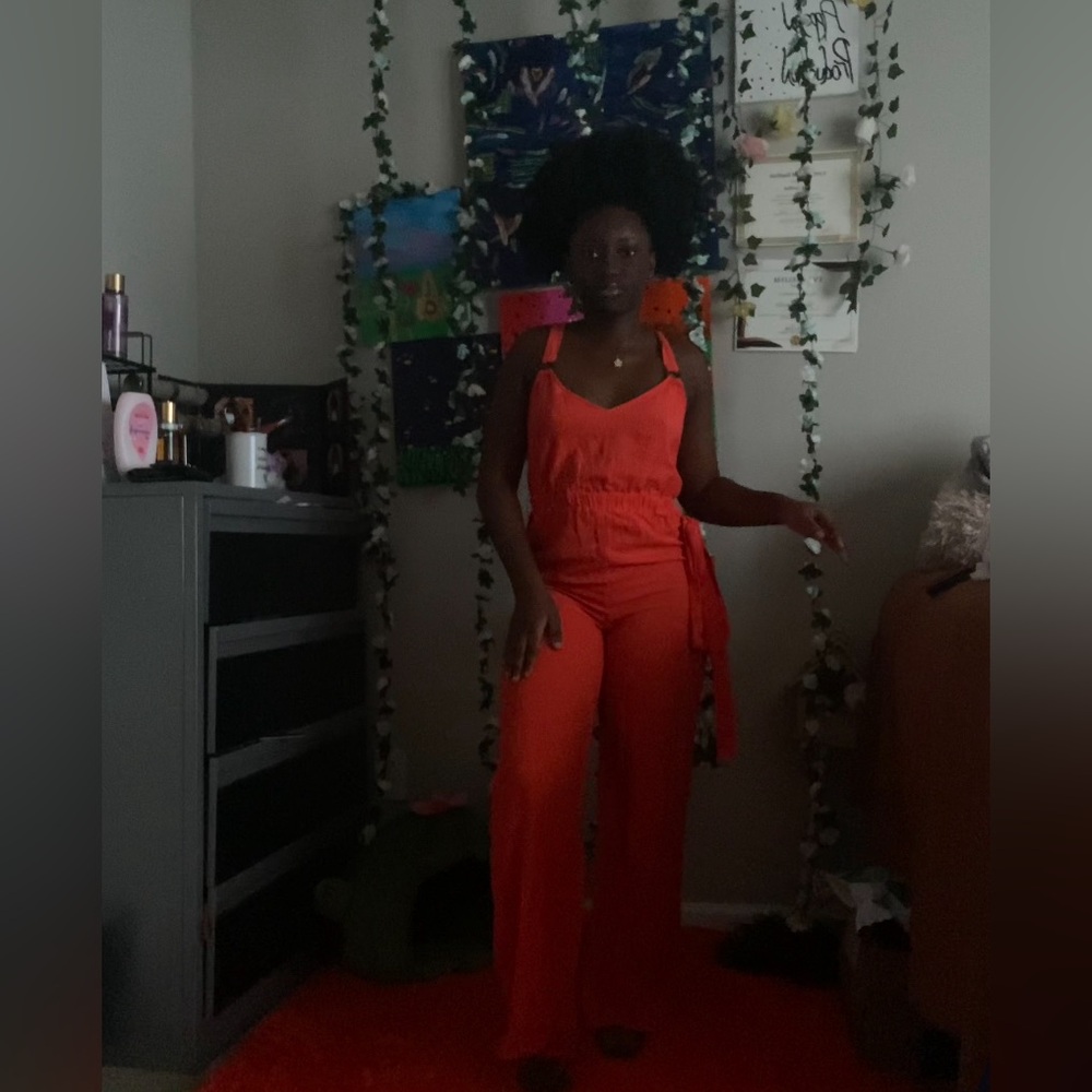CUTE BURNT ORANGE JUMP SUIT !! 🧡